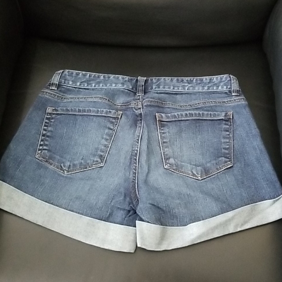 Loft cuffed denim shorts - Picture 2 of 3